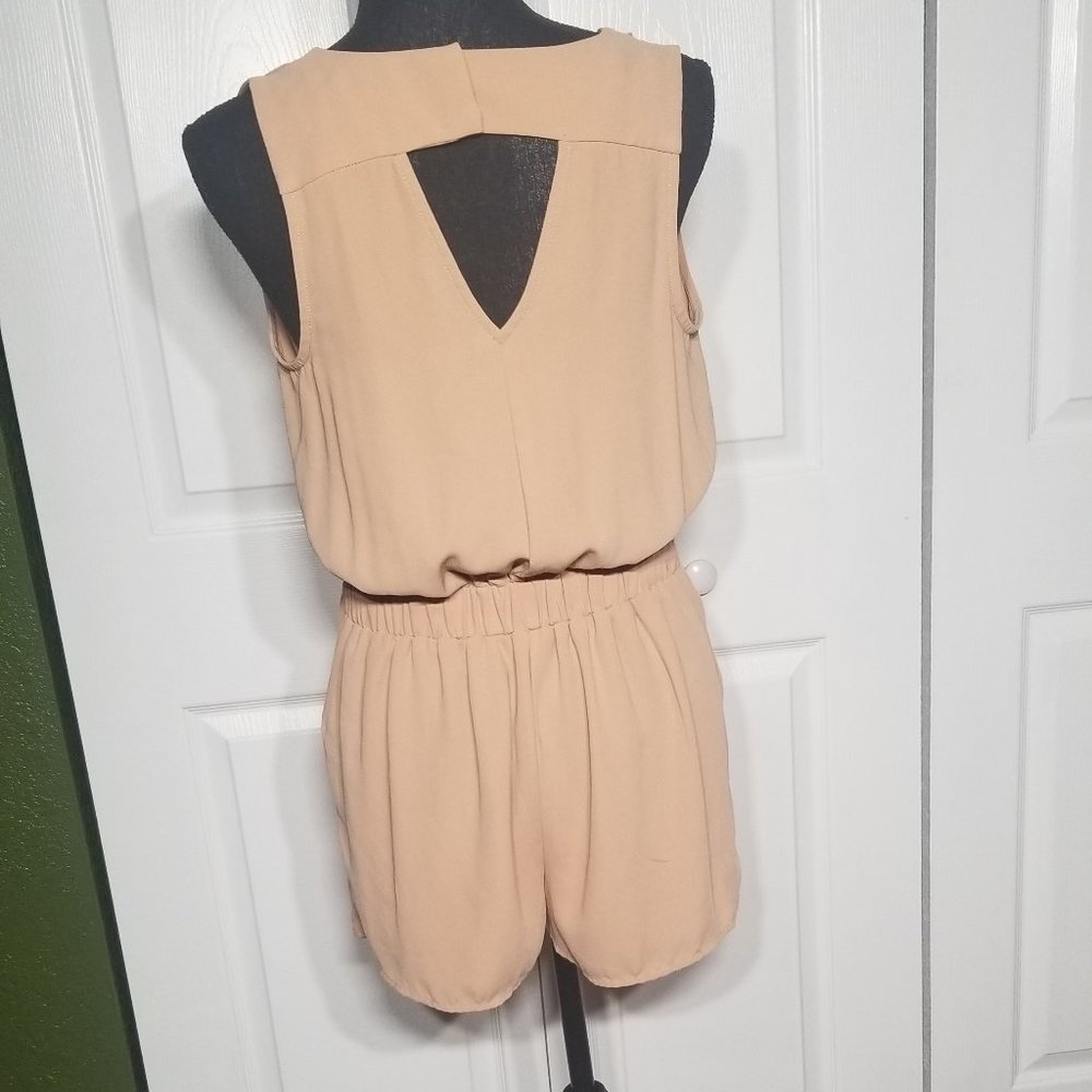 FREE WITH A $45 ⬆️ PURCHASE!! NWOT Romper Shorts - Picture 2 of 5